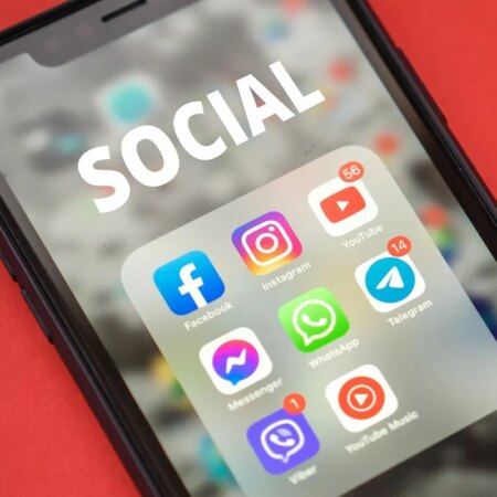 Ką „ASL“ slengas reiškia socialinėje žiniasklaidoje?
