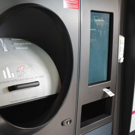 Naujos kartos taromatas pradėjo veikti ir Šiauliuose – per ketvirtą apdoroja 100 butelių