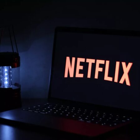 Kaip transliuoti „Netflix“ per „Discord“ 2024 m.?