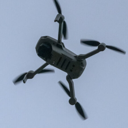 kviečia įgyti teorinių ir praktinių įgūdžių